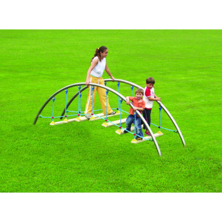 Pont OSCILLANT aire de jeux