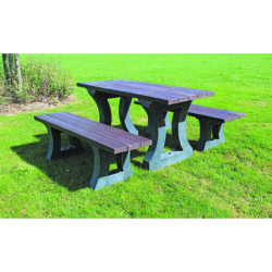 5 tables pique-nique...